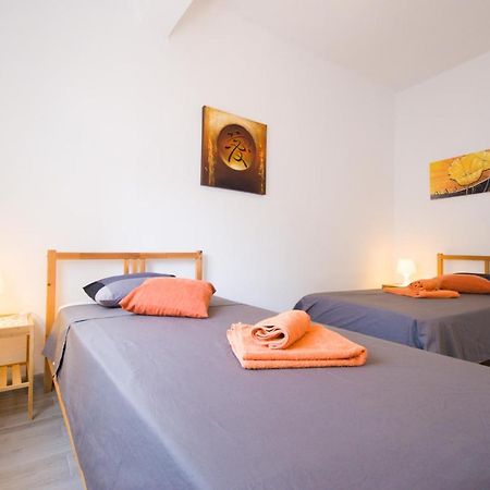 Bollywood Style Apartment Malaga Luaran gambar