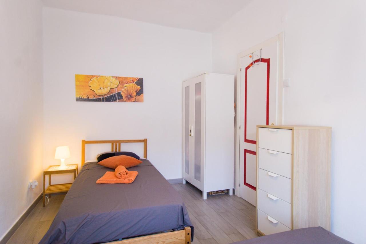 Bollywood Style Apartment Malaga Luaran gambar
