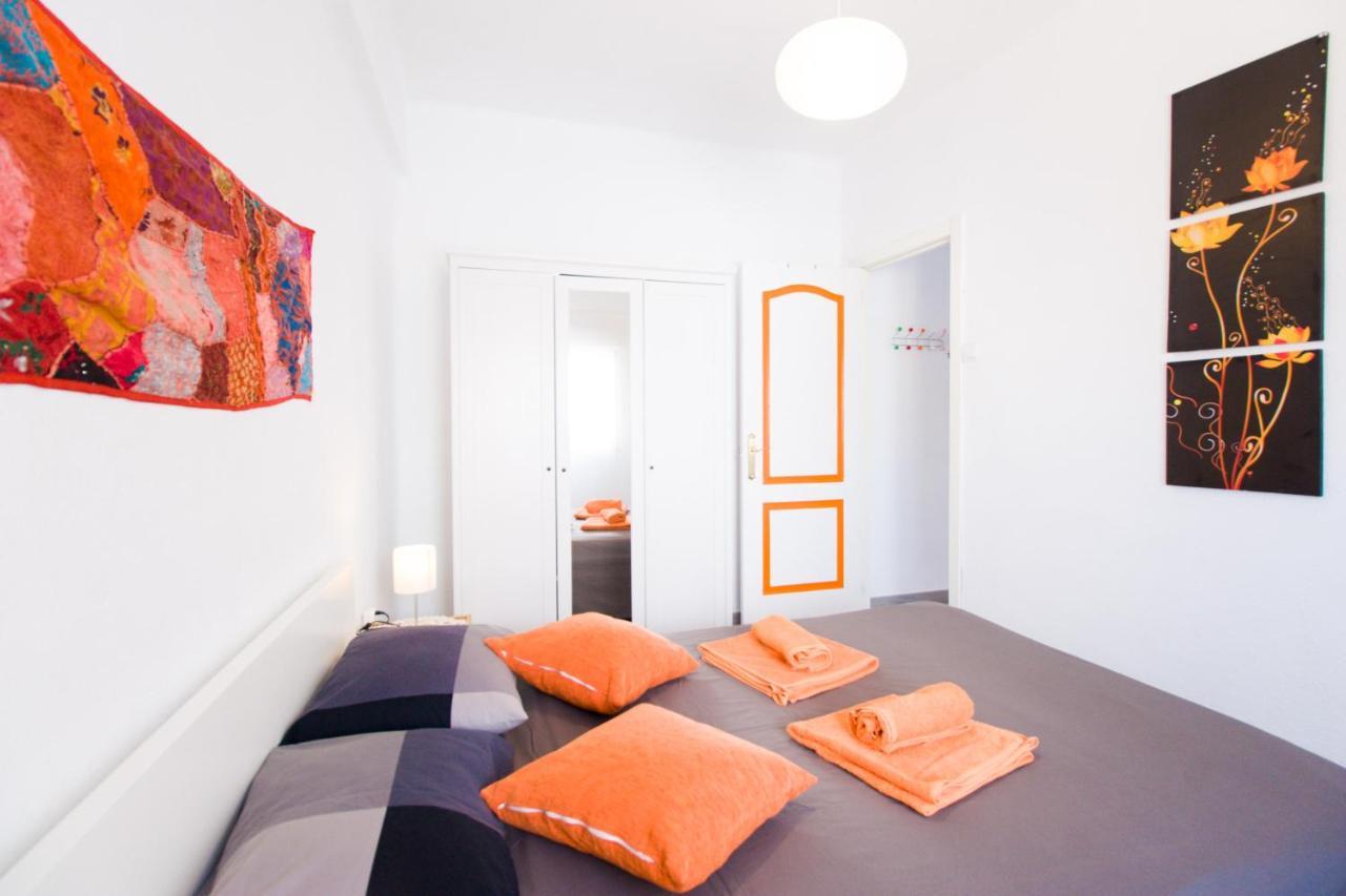 Bollywood Style Apartment Malaga Luaran gambar
