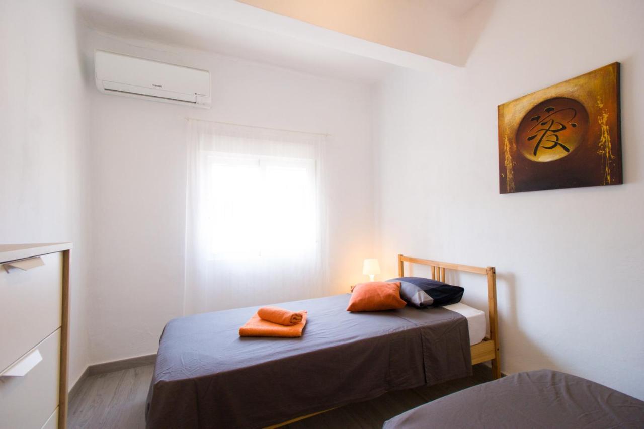 Bollywood Style Apartment Malaga Luaran gambar